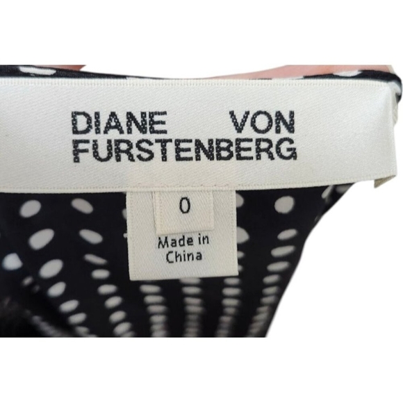 Diane von furstenberg polka dot silk wrap dress Size 0 - Picture 6 of 13